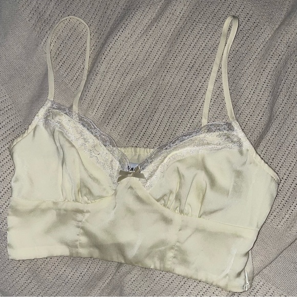 Princess Polly silk top - Picture 2 of 4